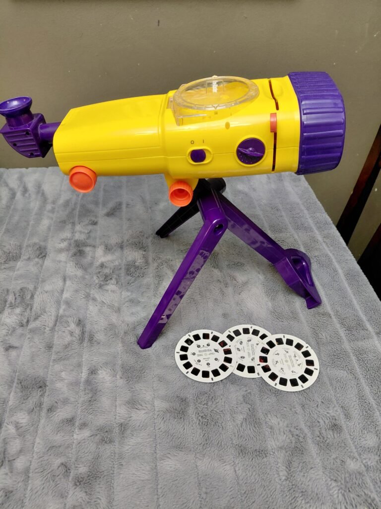 Viewmaster Projector / Telescope and 3 Reels