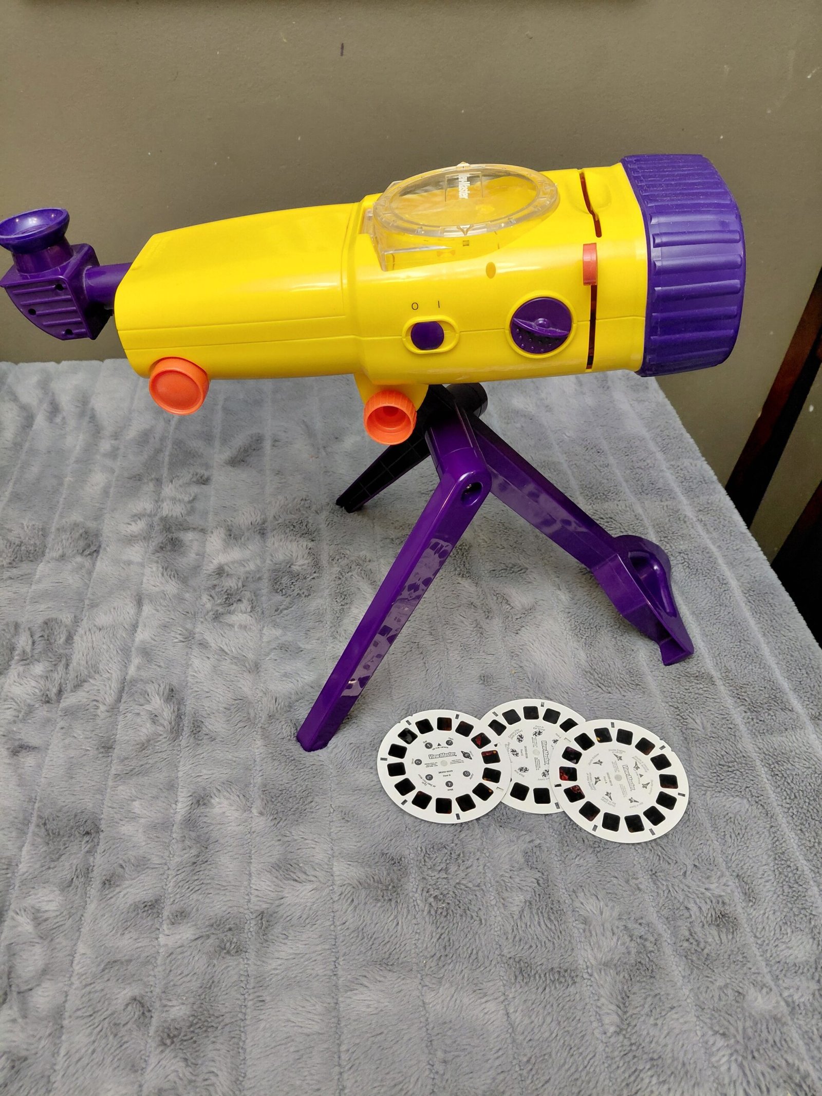 Viewmaster Projector / Telescope and 3 Reels