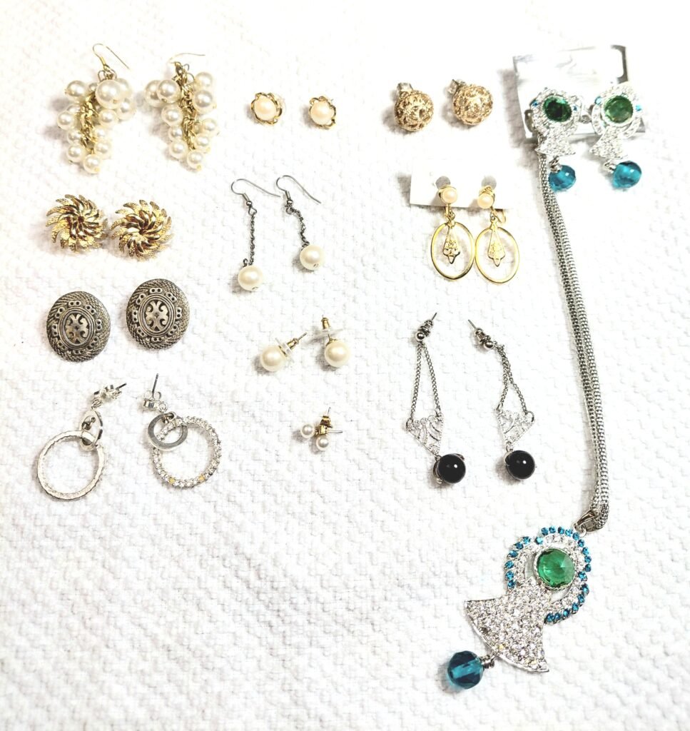 Lot of Earrings