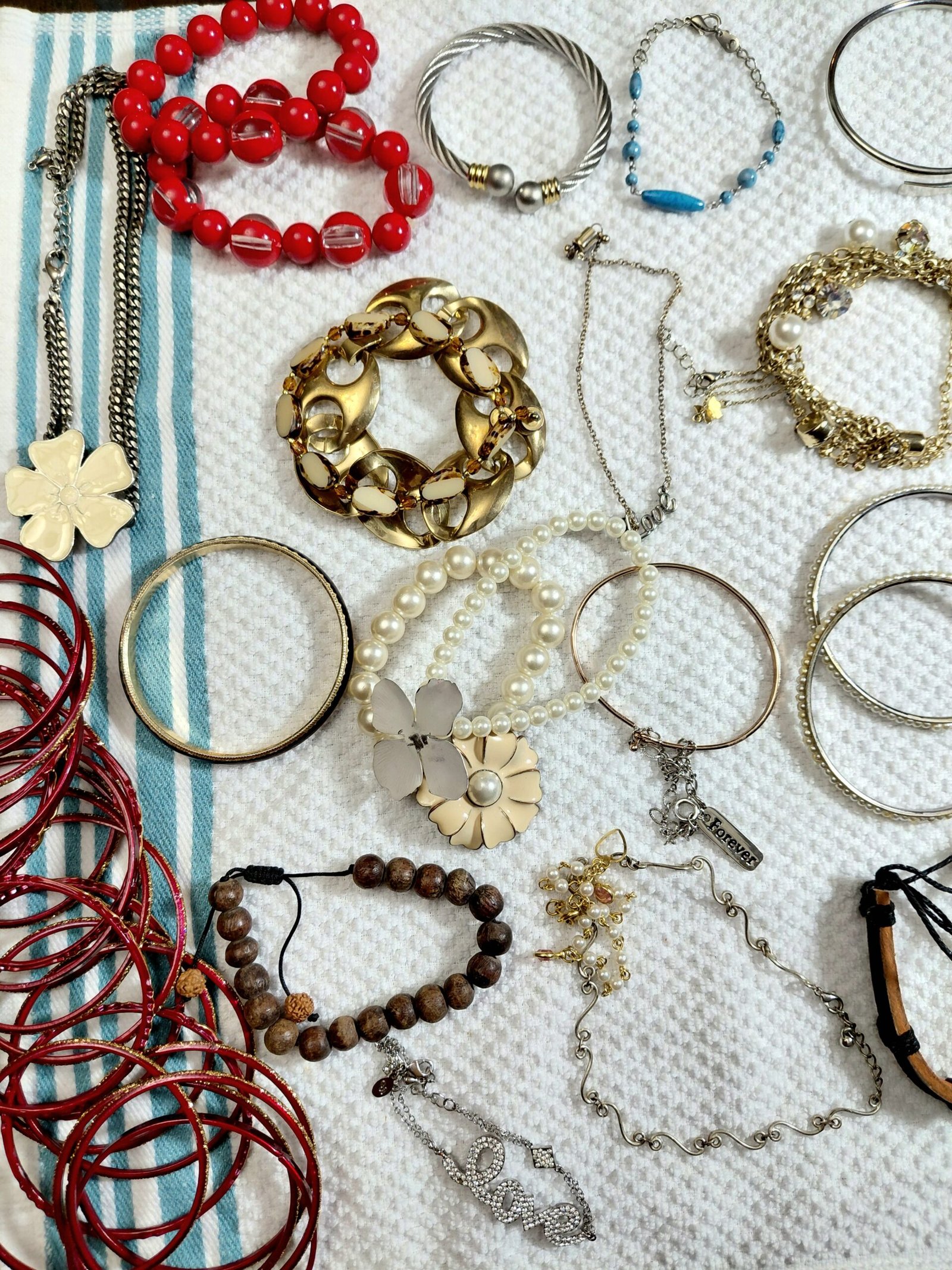 Lot of Bracelets - Image 2