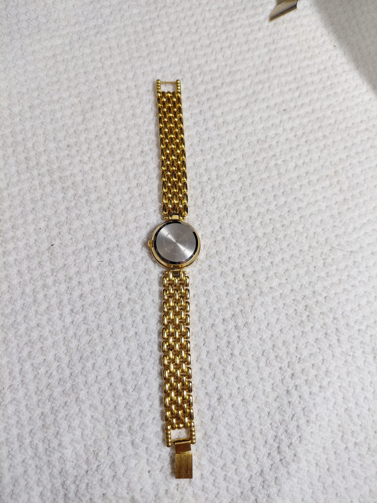 Vivian Vintage Gold-Tone Rhinestone Women's Dress Watch – Textured Link Mesh Bracelet - Image 3