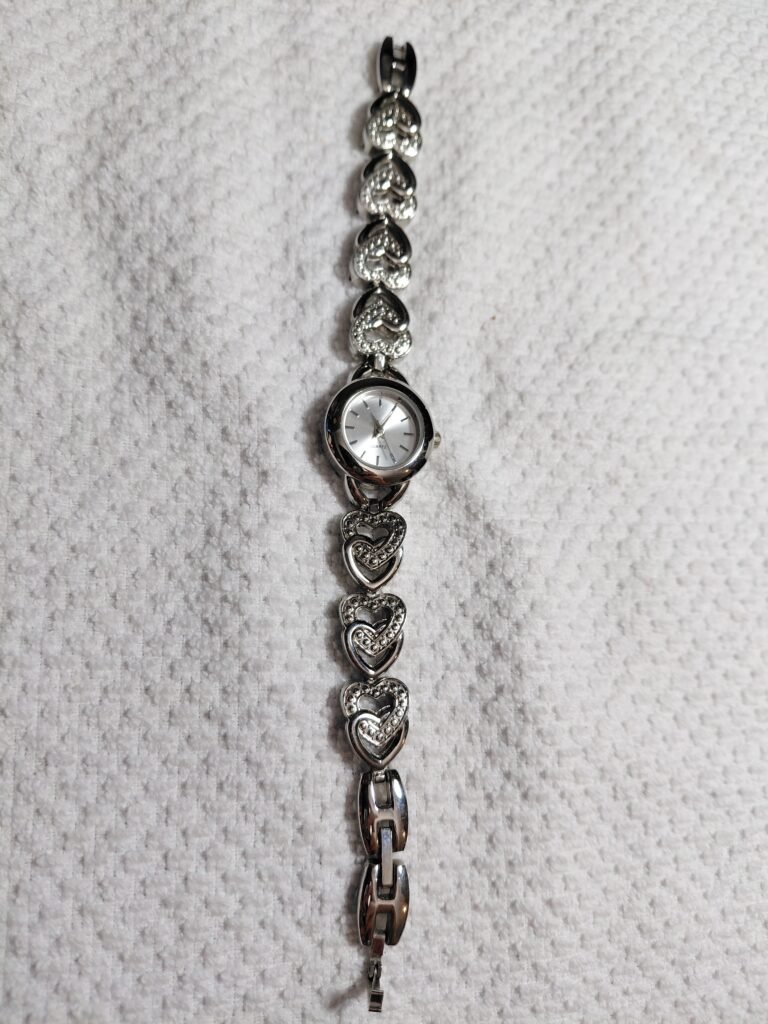 Vintage Silver Dainty Heart Link Bracelet Watch – Y2K Aesthetic