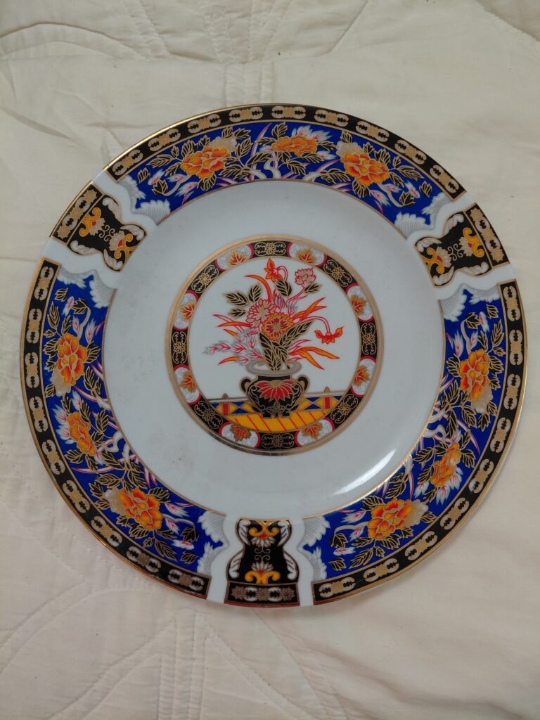 Vintage Maghsoud Porcelain Plate – Fine Iranian China, Imari Pattern