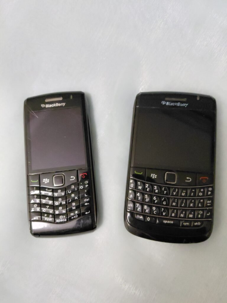 Bundle of 2 Vintage BlackBerry Phones (Pearl & Curve) – UNTESTED / FOR PARTS